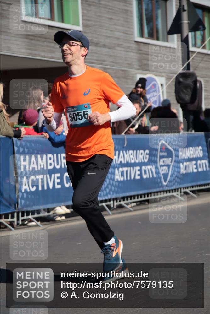 06.04.2025 - 44. Internationalen Wilhelmsburger Insellauf A. Gomolzig http://msf.ph/oto/7579135 06.04.2025 10:26:15 Ziel 5056 meine-sportfotos.de