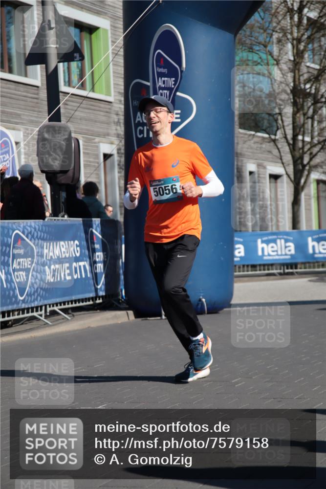 06.04.2025 - 44. Internationalen Wilhelmsburger Insellauf A. Gomolzig http://msf.ph/oto/7579158 06.04.2025 10:26:15 Ziel 5056 meine-sportfotos.de