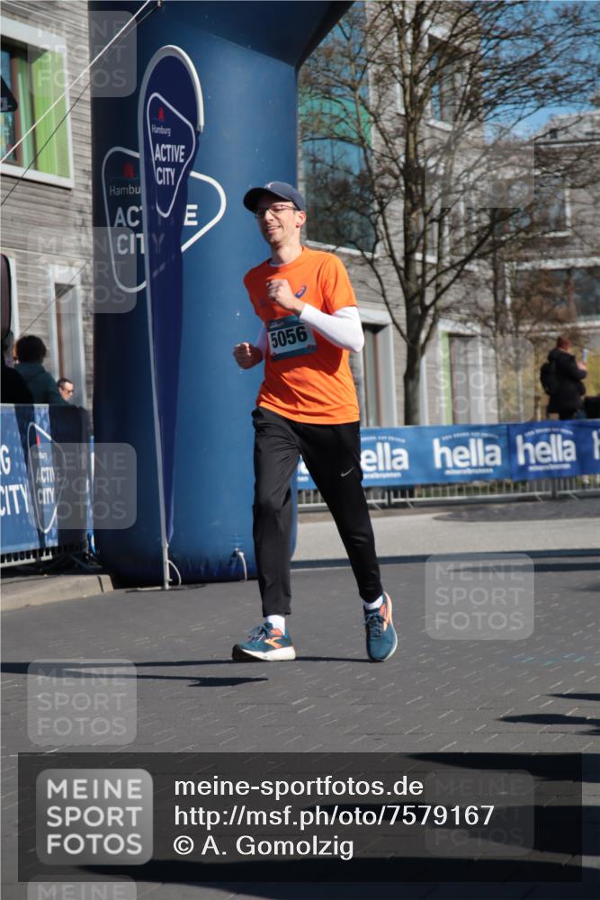 06.04.2025 - 44. Internationalen Wilhelmsburger Insellauf A. Gomolzig http://msf.ph/oto/7579167 06.04.2025 10:26:14 Ziel 5056 meine-sportfotos.de