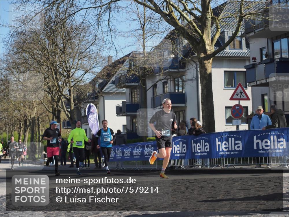 06.04.2025 - 44. Internationalen Wilhelmsburger Insellauf Luisa Fischer http://msf.ph/oto/7579214 06.04.2025 10:39:25 Ziel 3418, 3417, 3833, 3801 meine-sportfotos.de
