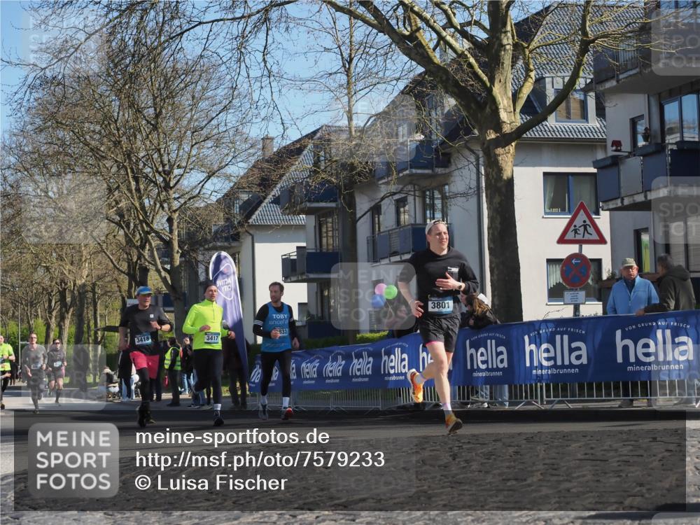 06.04.2025 - 44. Internationalen Wilhelmsburger Insellauf Luisa Fischer http://msf.ph/oto/7579233 06.04.2025 10:39:25 Ziel 3418, 3417, 833, 3801 meine-sportfotos.de