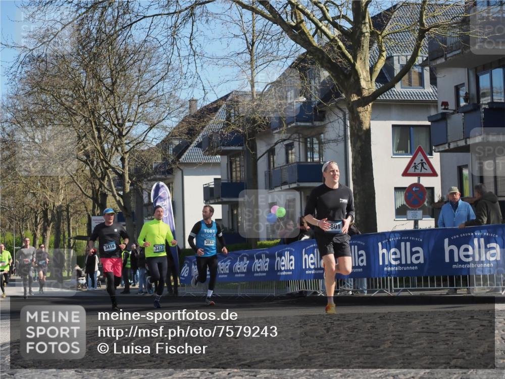 06.04.2025 - 44. Internationalen Wilhelmsburger Insellauf Luisa Fischer http://msf.ph/oto/7579243 06.04.2025 10:39:25 Ziel 3418, 3417, 3833, 801 meine-sportfotos.de