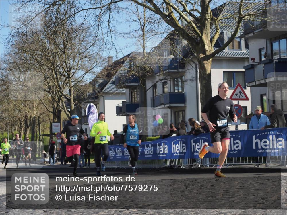 06.04.2025 - 44. Internationalen Wilhelmsburger Insellauf Luisa Fischer http://msf.ph/oto/7579275 06.04.2025 10:39:25 Ziel 3418, 3801, 3417, 3833 meine-sportfotos.de