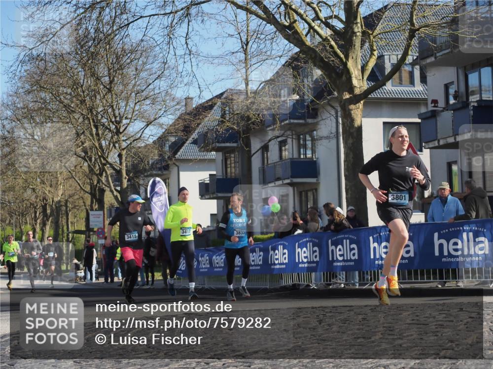 06.04.2025 - 44. Internationalen Wilhelmsburger Insellauf Luisa Fischer http://msf.ph/oto/7579282 06.04.2025 10:39:26 Ziel 3418, 3417, 3833, 3801 meine-sportfotos.de