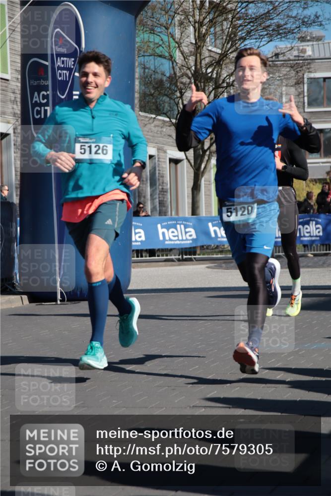 06.04.2025 - 44. Internationalen Wilhelmsburger Insellauf A. Gomolzig http://msf.ph/oto/7579305 06.04.2025 10:25:44 Ziel 3142, 3556, 5120, 5126 meine-sportfotos.de