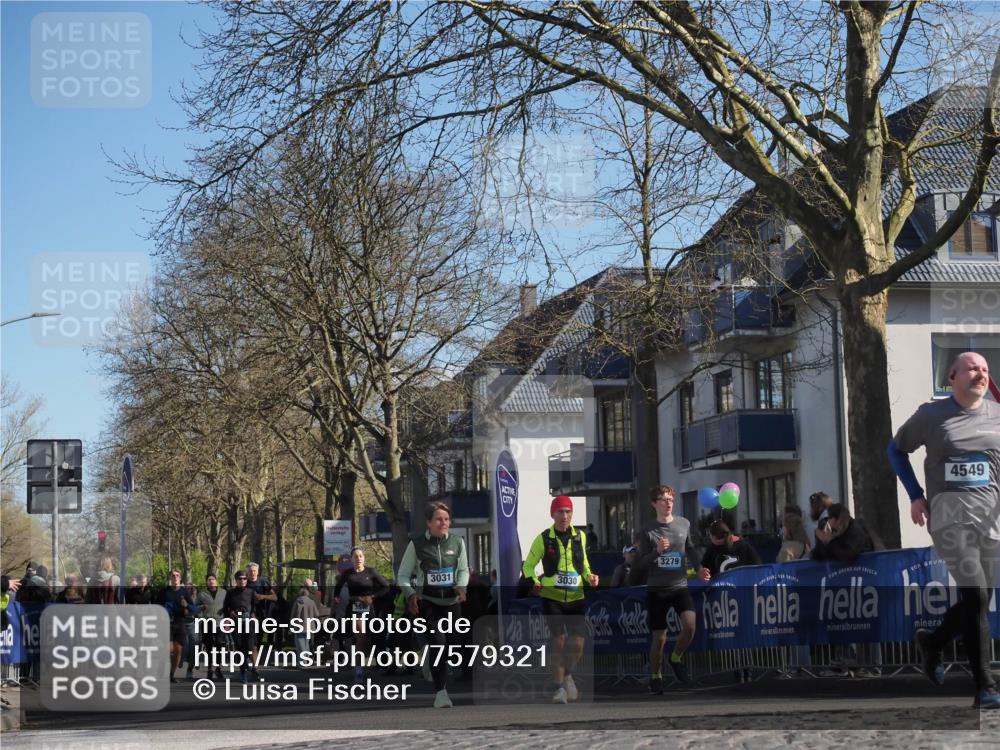 06.04.2025 - 44. Internationalen Wilhelmsburger Insellauf Luisa Fischer http://msf.ph/oto/7579321 06.04.2025 10:44:20 Ziel 3031, 3279, 3030, 4549 meine-sportfotos.de