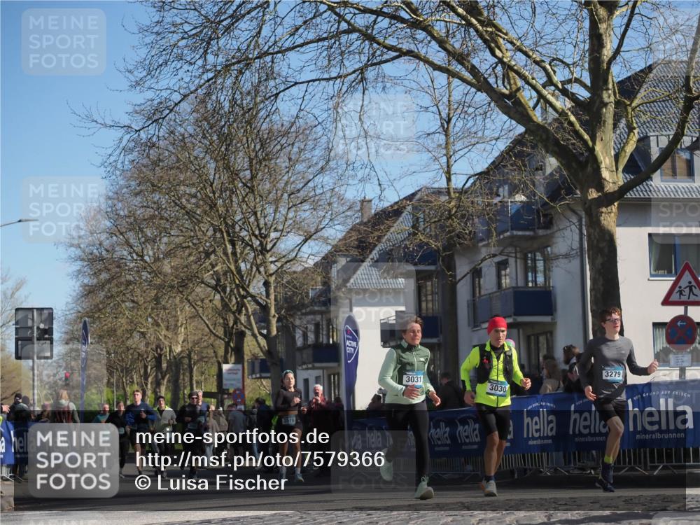 06.04.2025 - 44. Internationalen Wilhelmsburger Insellauf Luisa Fischer http://msf.ph/oto/7579366 06.04.2025 10:44:21 Ziel 3518, 3031, 3030, 3279 meine-sportfotos.de