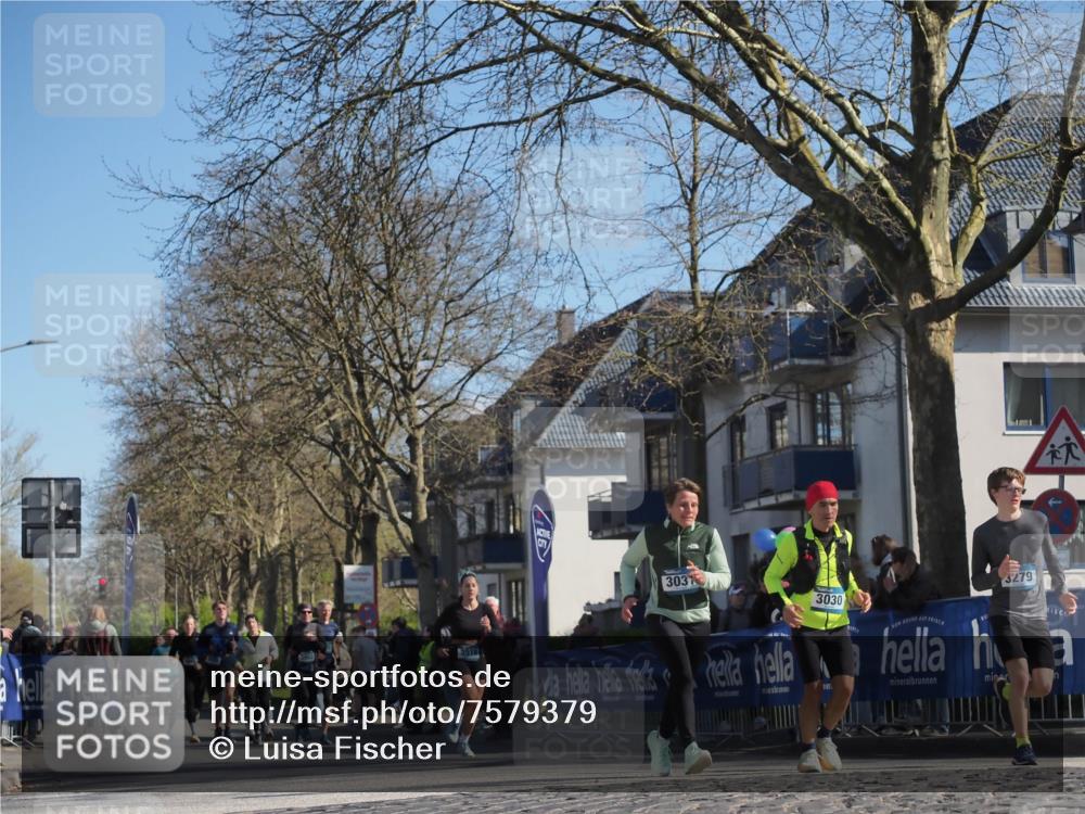 06.04.2025 - 44. Internationalen Wilhelmsburger Insellauf Luisa Fischer http://msf.ph/oto/7579379 06.04.2025 10:44:21 Ziel 3031, 3518, 3030, 3279 meine-sportfotos.de