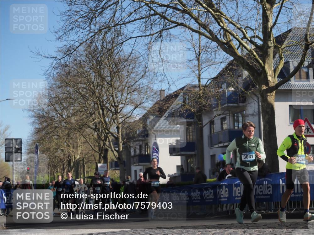 06.04.2025 - 44. Internationalen Wilhelmsburger Insellauf Luisa Fischer http://msf.ph/oto/7579403 06.04.2025 10:44:22 Ziel 3031, 3030, 3518 meine-sportfotos.de