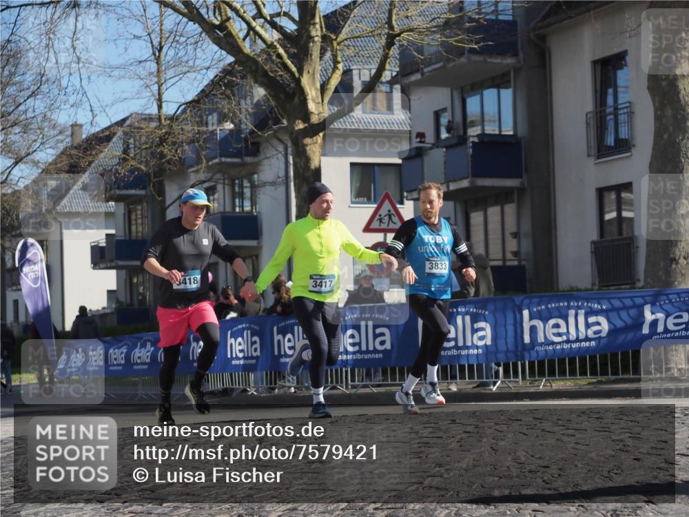 06.04.2025 - 44. Internationalen Wilhelmsburger Insellauf Luisa Fischer http://msf.ph/oto/7579421 06.04.2025 10:39:27 Ziel 418, 3417, 3833 meine-sportfotos.de