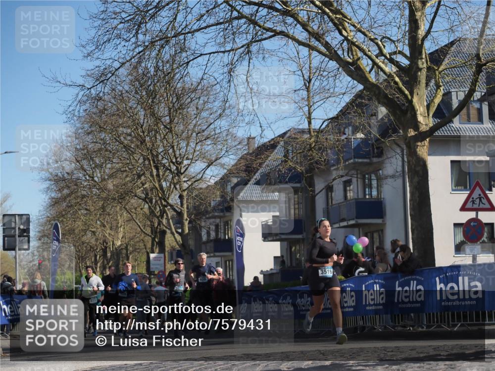 06.04.2025 - 44. Internationalen Wilhelmsburger Insellauf Luisa Fischer http://msf.ph/oto/7579431 06.04.2025 10:44:23 Ziel 4372, 3982, 3518 meine-sportfotos.de