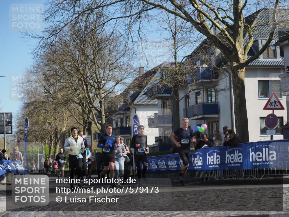 06.04.2025 - 44. Internationalen Wilhelmsburger Insellauf Luisa Fischer http://msf.ph/oto/7579473 06.04.2025 10:44:25 Ziel 437, 3829, 3982, 4025 meine-sportfotos.de