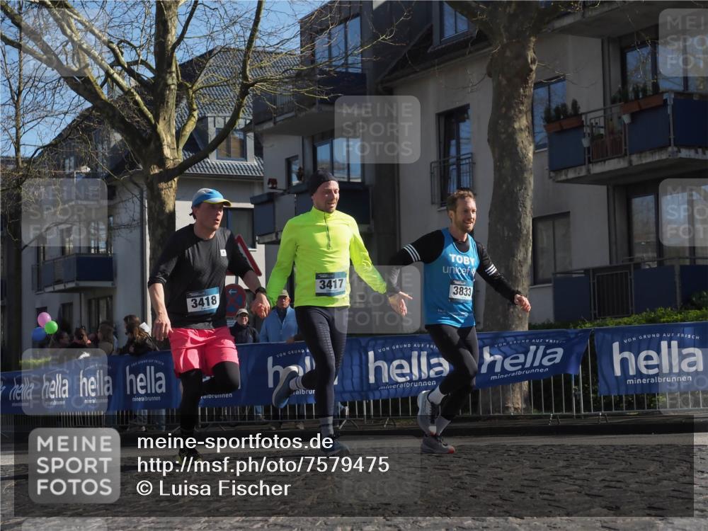 06.04.2025 - 44. Internationalen Wilhelmsburger Insellauf Luisa Fischer http://msf.ph/oto/7579475 06.04.2025 10:39:28 Ziel 3418, 3417, 3833 meine-sportfotos.de