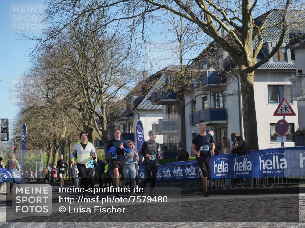 06.04.2025 - 44. Internationalen Wilhelmsburger Insellauf Luisa Fischer http://msf.ph/oto/7579480 06.04.2025 10:44:25 Ziel 437, 5088, 3982, 4025 meine-sportfotos.de