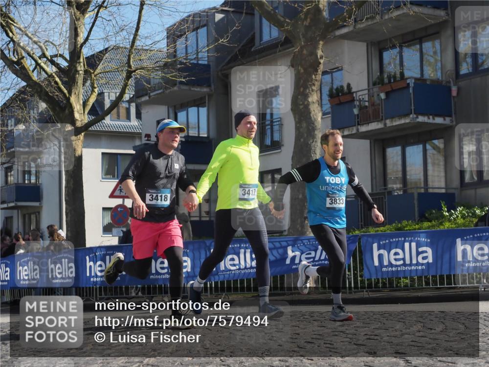 06.04.2025 - 44. Internationalen Wilhelmsburger Insellauf Luisa Fischer http://msf.ph/oto/7579494 06.04.2025 10:39:28 Ziel 3417, 3418, 3833 meine-sportfotos.de