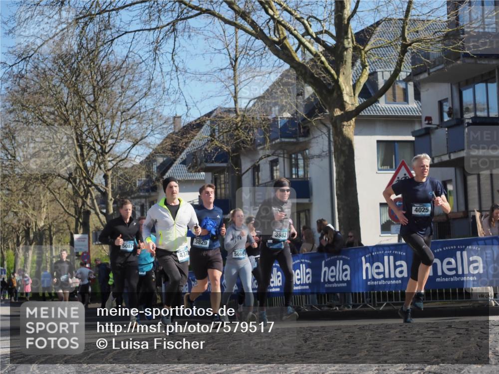 06.04.2025 - 44. Internationalen Wilhelmsburger Insellauf Luisa Fischer http://msf.ph/oto/7579517 06.04.2025 10:44:27 Ziel 5087, 3829, 437, 5088, 3982, 4025 meine-sportfotos.de