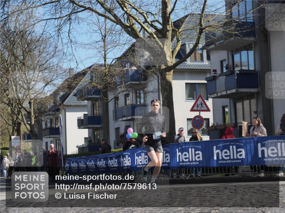 06.04.2025 - 44. Internationalen Wilhelmsburger Insellauf Luisa Fischer http://msf.ph/oto/7579613 06.04.2025 10:44:32 Ziel 3916 meine-sportfotos.de