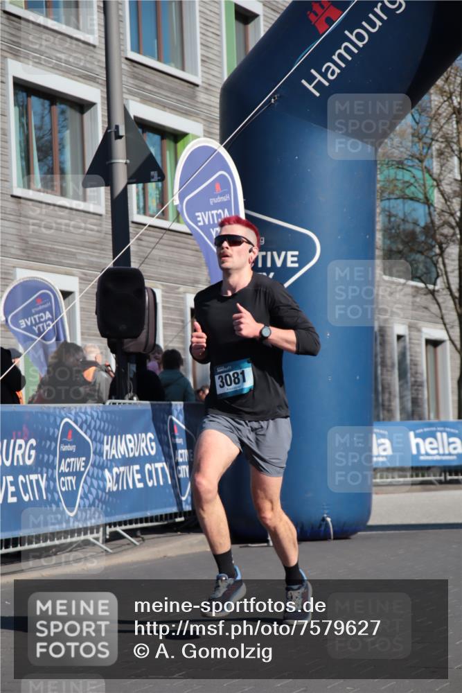 06.04.2025 - 44. Internationalen Wilhelmsburger Insellauf A. Gomolzig http://msf.ph/oto/7579627 06.04.2025 10:24:31 Ziel 3081, 3294 meine-sportfotos.de