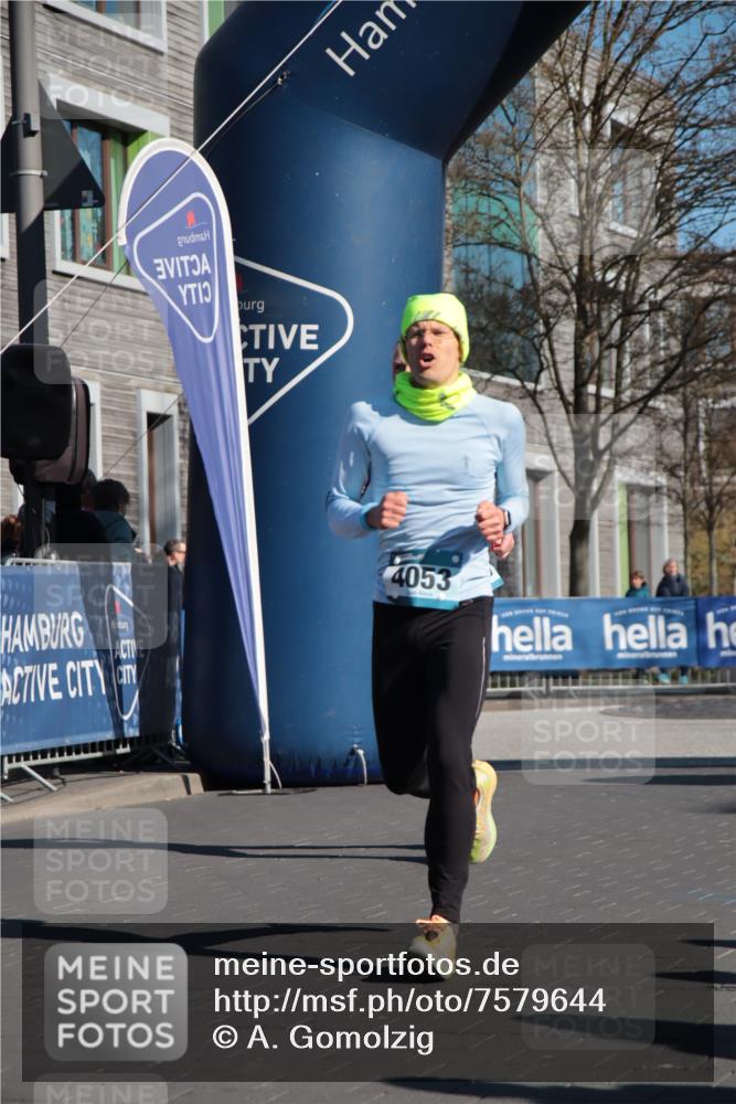 06.04.2025 - 44. Internationalen Wilhelmsburger Insellauf A. Gomolzig http://msf.ph/oto/7579644 06.04.2025 10:24:19 Ziel 3460, 4053 meine-sportfotos.de
