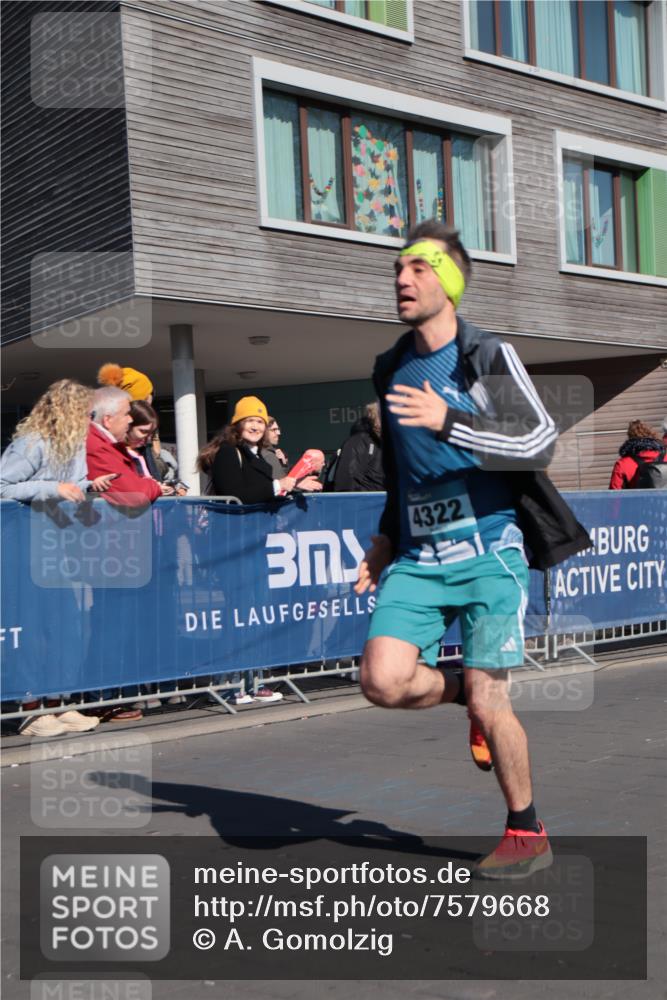 06.04.2025 - 44. Internationalen Wilhelmsburger Insellauf A. Gomolzig http://msf.ph/oto/7579668 06.04.2025 10:23:55 Ziel 4322 meine-sportfotos.de