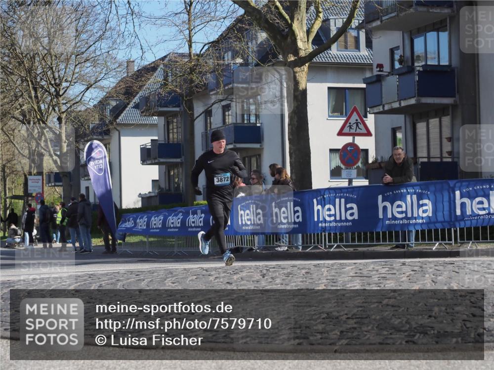 06.04.2025 - 44. Internationalen Wilhelmsburger Insellauf Luisa Fischer http://msf.ph/oto/7579710 06.04.2025 10:39:37 Ziel 3872 meine-sportfotos.de