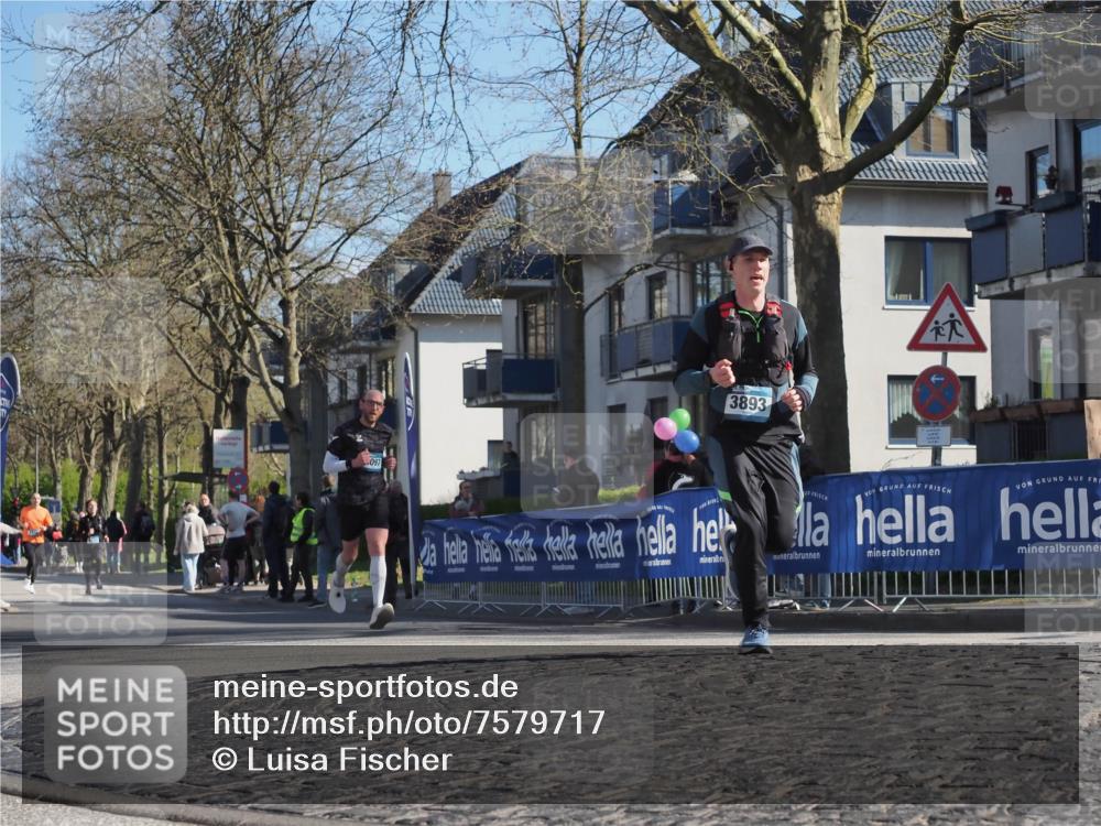 06.04.2025 - 44. Internationalen Wilhelmsburger Insellauf Luisa Fischer http://msf.ph/oto/7579717 06.04.2025 10:44:39 Ziel 097, 3893 meine-sportfotos.de