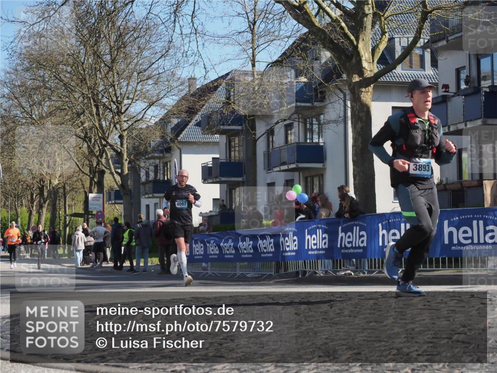 06.04.2025 - 44. Internationalen Wilhelmsburger Insellauf Luisa Fischer http://msf.ph/oto/7579732 06.04.2025 10:44:40 Ziel 4097, 3893 meine-sportfotos.de