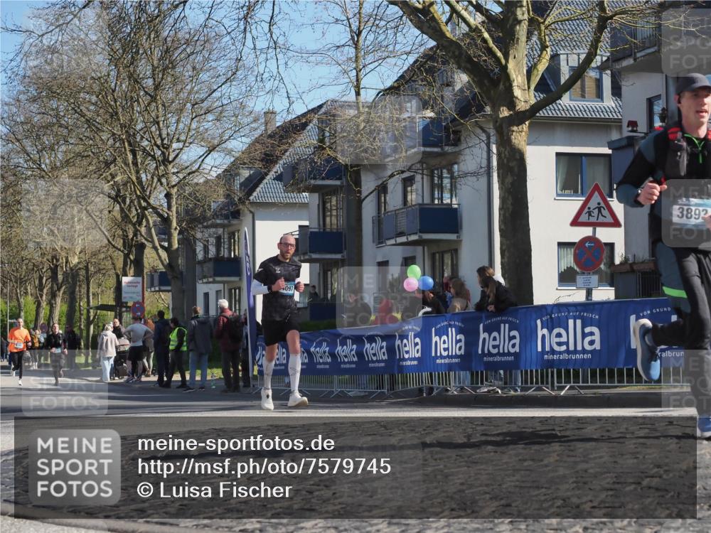 06.04.2025 - 44. Internationalen Wilhelmsburger Insellauf Luisa Fischer http://msf.ph/oto/7579745 06.04.2025 10:44:40 Ziel 097, 3892 meine-sportfotos.de