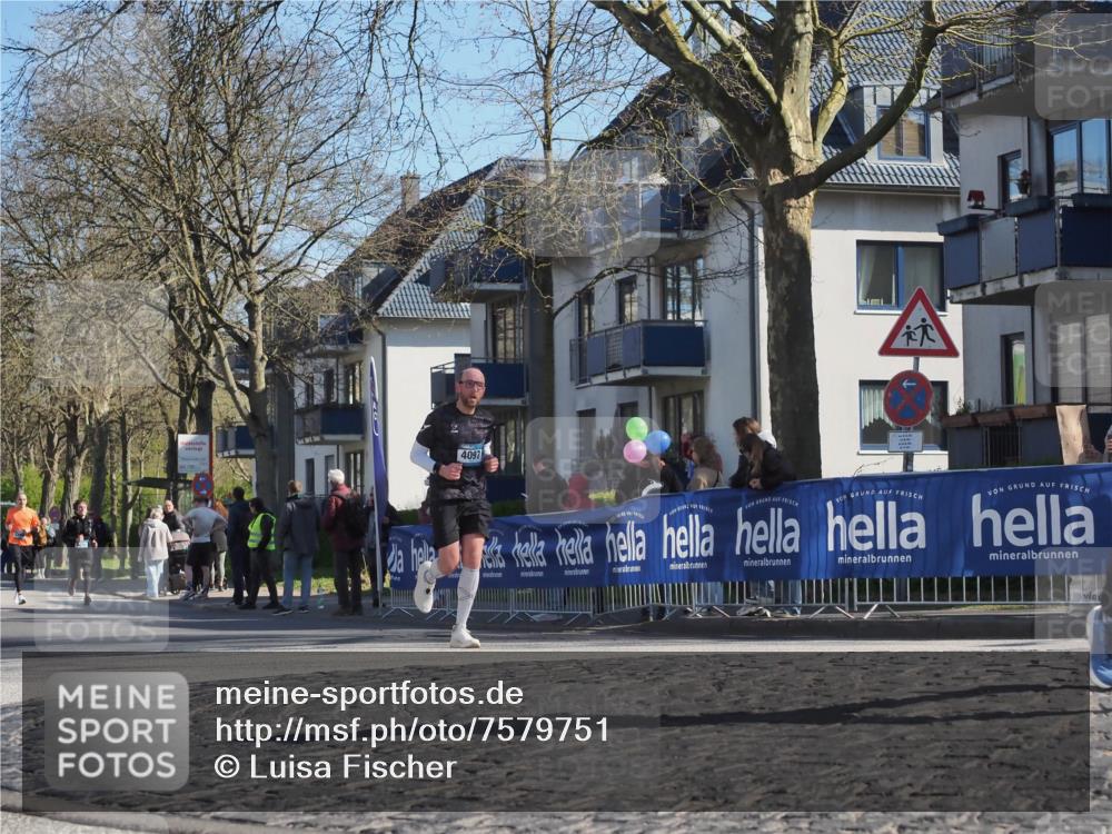 06.04.2025 - 44. Internationalen Wilhelmsburger Insellauf Luisa Fischer http://msf.ph/oto/7579751 06.04.2025 10:44:40 Ziel 4097 meine-sportfotos.de