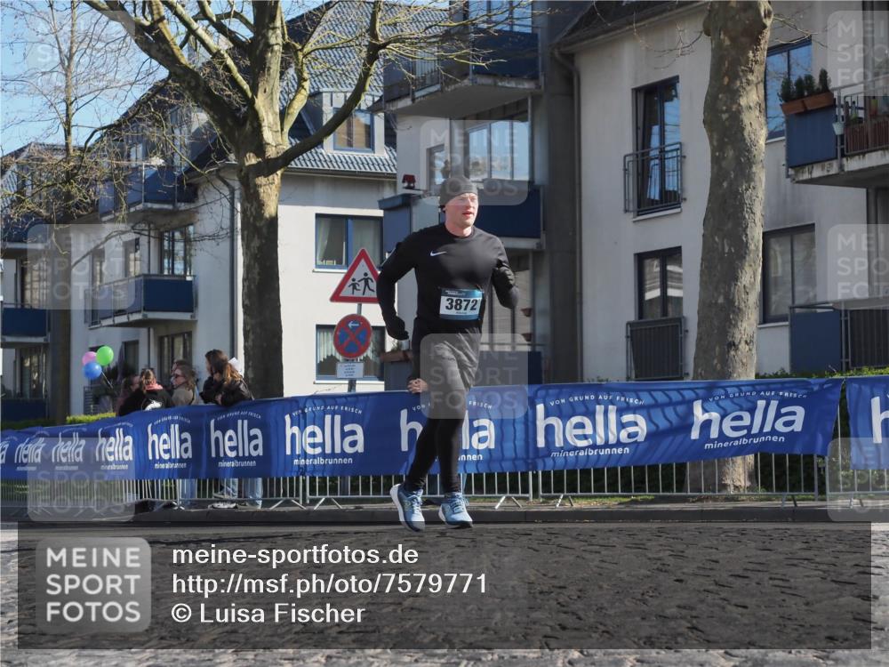 06.04.2025 - 44. Internationalen Wilhelmsburger Insellauf Luisa Fischer http://msf.ph/oto/7579771 06.04.2025 10:39:39 Ziel 3872 meine-sportfotos.de