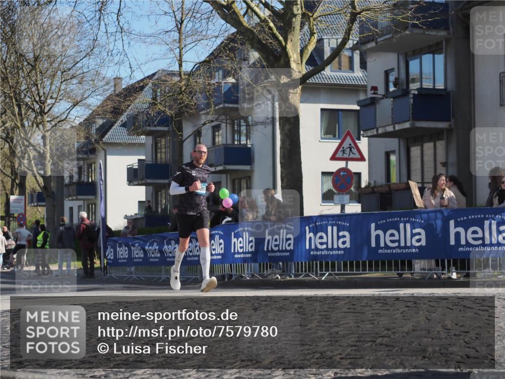 06.04.2025 - 44. Internationalen Wilhelmsburger Insellauf Luisa Fischer http://msf.ph/oto/7579780 06.04.2025 10:44:41 Ziel 097 meine-sportfotos.de