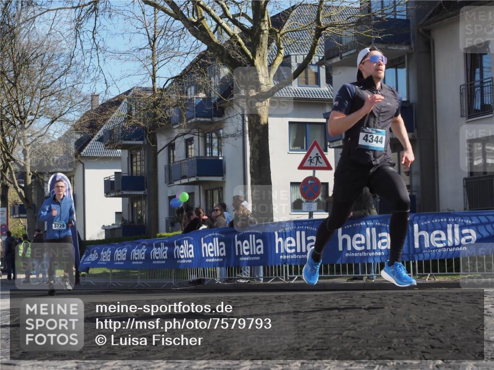 06.04.2025 - 44. Internationalen Wilhelmsburger Insellauf Luisa Fischer http://msf.ph/oto/7579793 06.04.2025 10:39:42 Ziel 4344, 3729 meine-sportfotos.de
