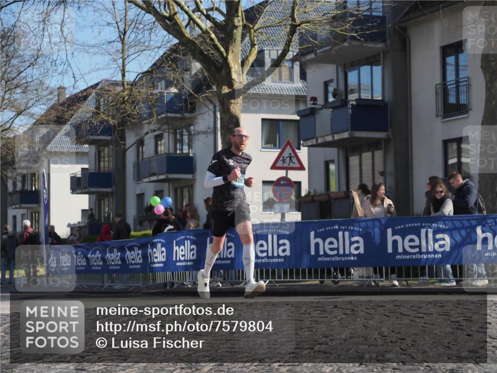 06.04.2025 - 44. Internationalen Wilhelmsburger Insellauf Luisa Fischer http://msf.ph/oto/7579804 06.04.2025 10:44:41 Ziel 4097 meine-sportfotos.de
