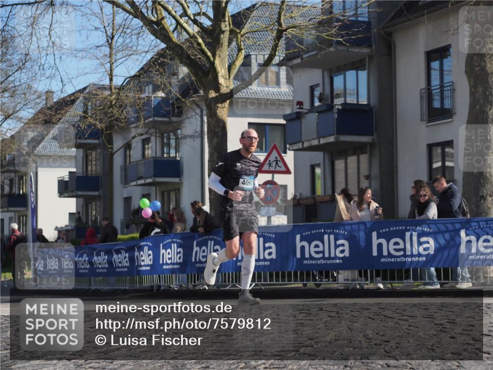 06.04.2025 - 44. Internationalen Wilhelmsburger Insellauf Luisa Fischer http://msf.ph/oto/7579812 06.04.2025 10:44:41 Ziel 4097 meine-sportfotos.de