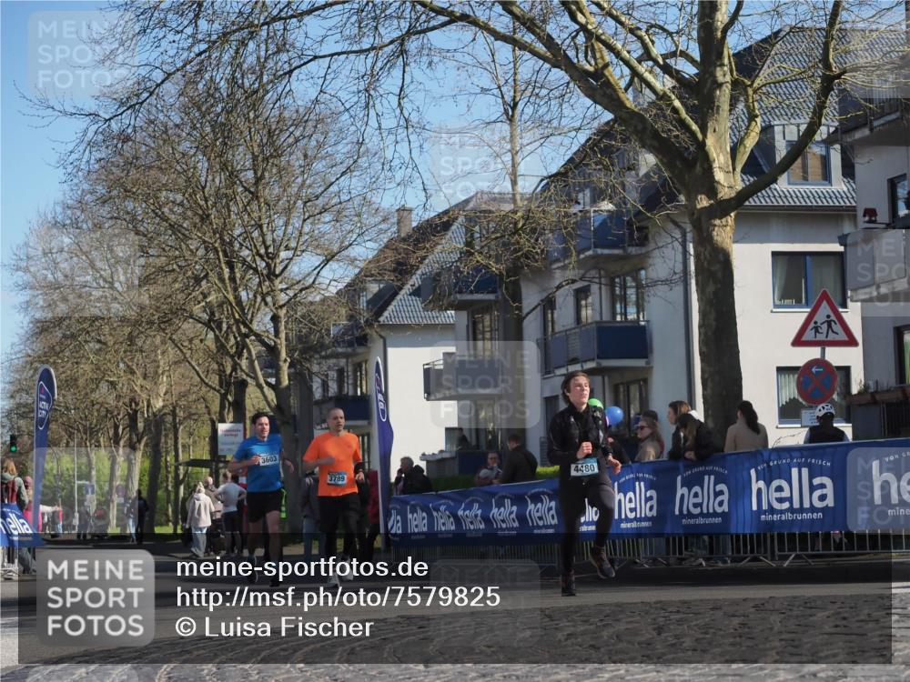 06.04.2025 - 44. Internationalen Wilhelmsburger Insellauf Luisa Fischer http://msf.ph/oto/7579825 06.04.2025 10:44:46 Ziel 3603, 3789, 4480 meine-sportfotos.de
