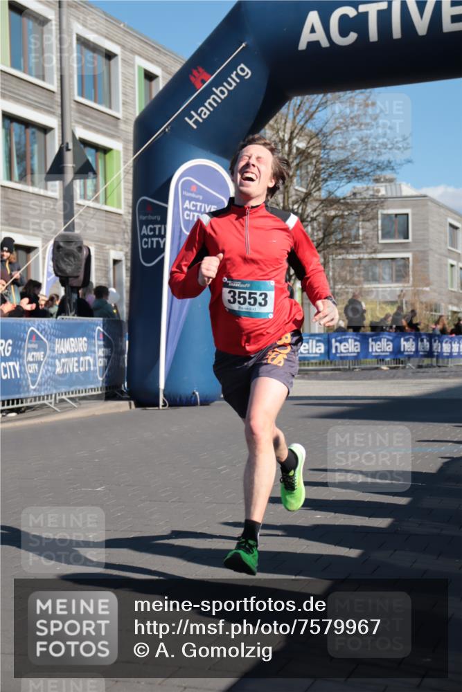 06.04.2025 - 44. Internationalen Wilhelmsburger Insellauf A. Gomolzig http://msf.ph/oto/7579967 06.04.2025 10:22:19 Ziel 3353, 3461, 3553, 4548, 4590 meine-sportfotos.de