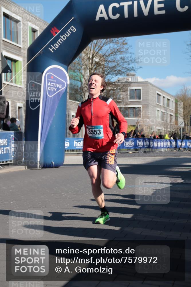 06.04.2025 - 44. Internationalen Wilhelmsburger Insellauf A. Gomolzig http://msf.ph/oto/7579972 06.04.2025 10:22:19 Ziel 3353, 3461, 3553, 4548, 4590 meine-sportfotos.de