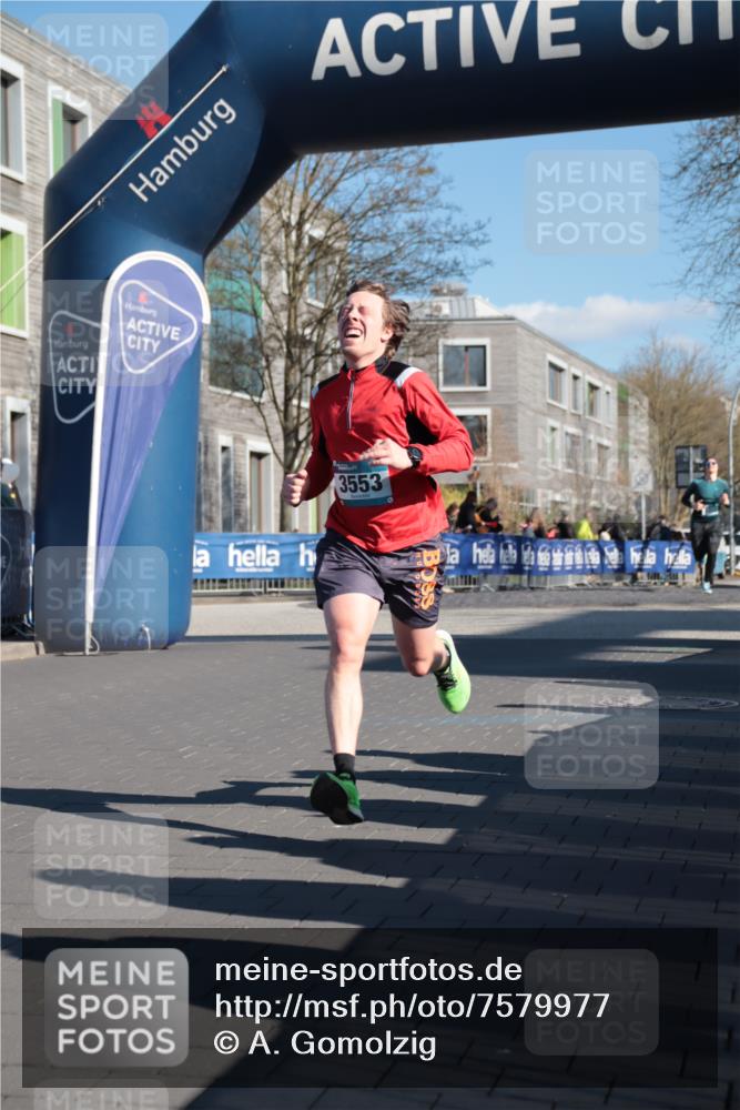 06.04.2025 - 44. Internationalen Wilhelmsburger Insellauf A. Gomolzig http://msf.ph/oto/7579977 06.04.2025 10:22:19 Ziel 3353, 3461, 3553, 4548, 4590 meine-sportfotos.de