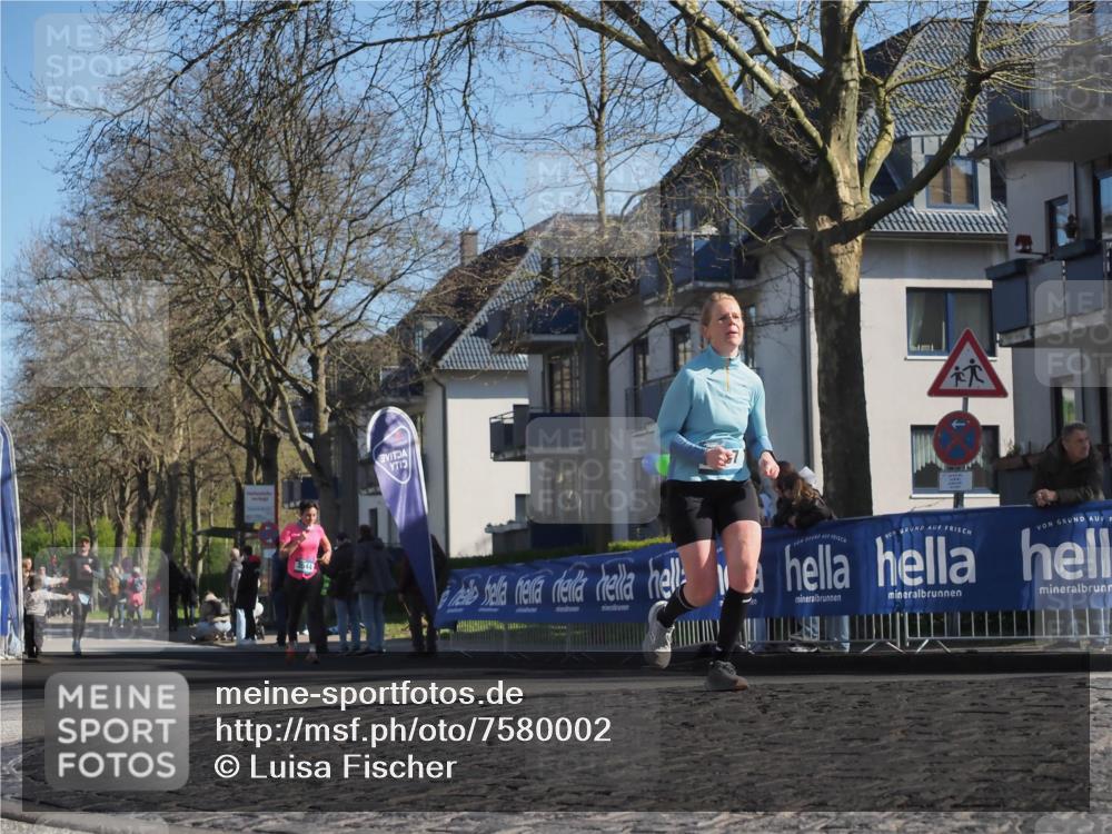 06.04.2025 - 44. Internationalen Wilhelmsburger Insellauf Luisa Fischer http://msf.ph/oto/7580002 06.04.2025 10:39:45 Ziel  meine-sportfotos.de