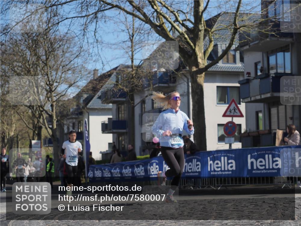 06.04.2025 - 44. Internationalen Wilhelmsburger Insellauf Luisa Fischer http://msf.ph/oto/7580007 06.04.2025 10:44:58 Ziel 4361, 4039 meine-sportfotos.de