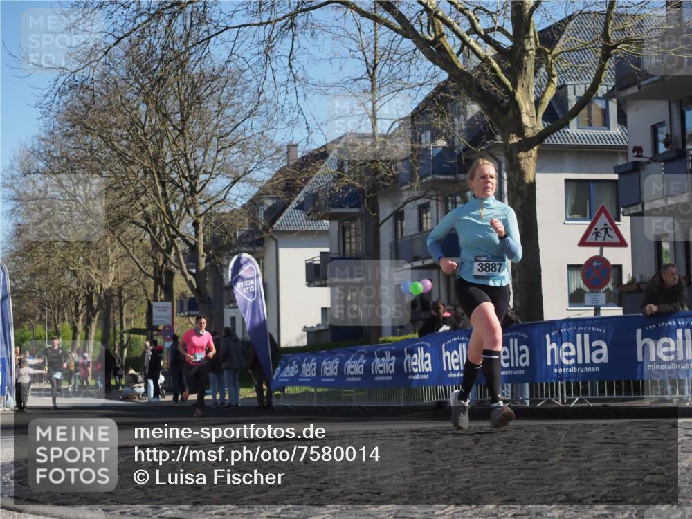 06.04.2025 - 44. Internationalen Wilhelmsburger Insellauf Luisa Fischer http://msf.ph/oto/7580014 06.04.2025 10:39:46 Ziel 3887 meine-sportfotos.de
