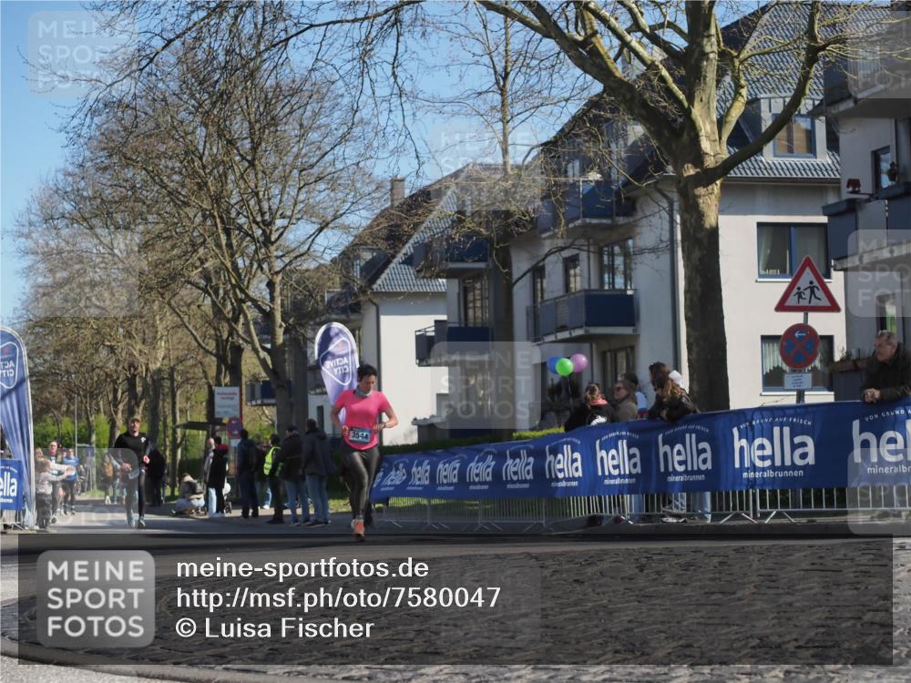 06.04.2025 - 44. Internationalen Wilhelmsburger Insellauf Luisa Fischer http://msf.ph/oto/7580047 06.04.2025 10:39:47 Ziel 3544 meine-sportfotos.de