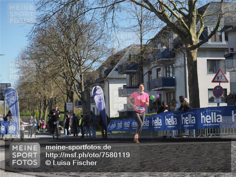 06.04.2025 - 44. Internationalen Wilhelmsburger Insellauf Luisa Fischer http://msf.ph/oto/7580119 06.04.2025 10:39:49 Ziel 3544 meine-sportfotos.de