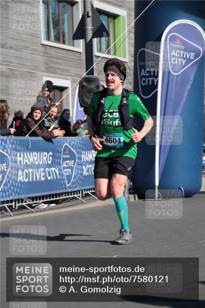 06.04.2025 - 44. Internationalen Wilhelmsburger Insellauf A. Gomolzig http://msf.ph/oto/7580121 06.04.2025 10:21:45 Ziel 4604 meine-sportfotos.de