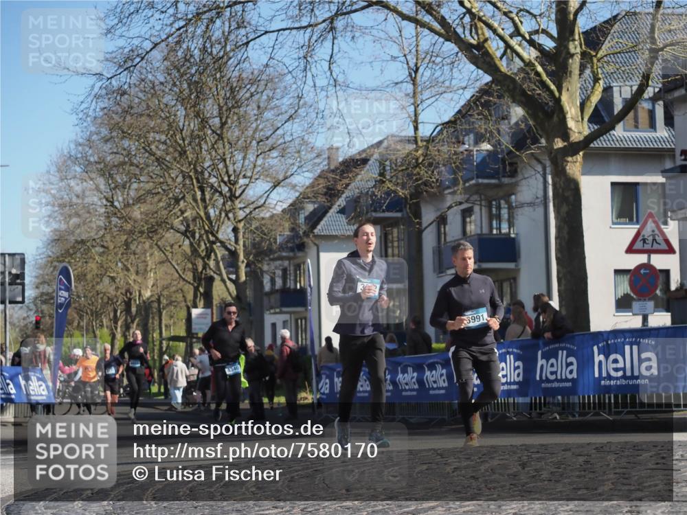 06.04.2025 - 44. Internationalen Wilhelmsburger Insellauf Luisa Fischer http://msf.ph/oto/7580170 06.04.2025 10:45:03 Ziel 4340, 38, 3991 meine-sportfotos.de