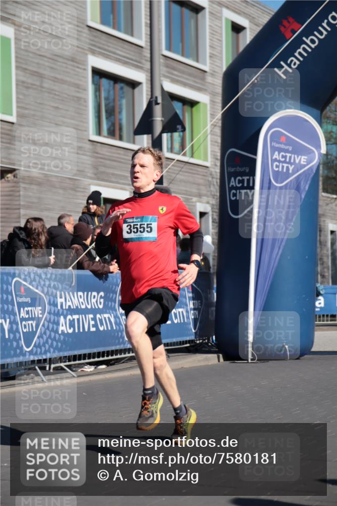 06.04.2025 - 44. Internationalen Wilhelmsburger Insellauf A. Gomolzig http://msf.ph/oto/7580181 06.04.2025 10:21:08 Ziel 3555 meine-sportfotos.de