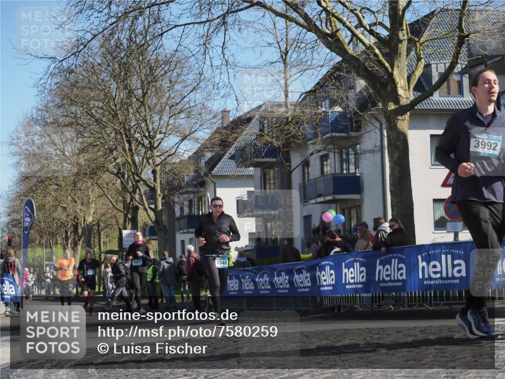 06.04.2025 - 44. Internationalen Wilhelmsburger Insellauf Luisa Fischer http://msf.ph/oto/7580259 06.04.2025 10:45:05 Ziel 4601, 4340, 3992 meine-sportfotos.de