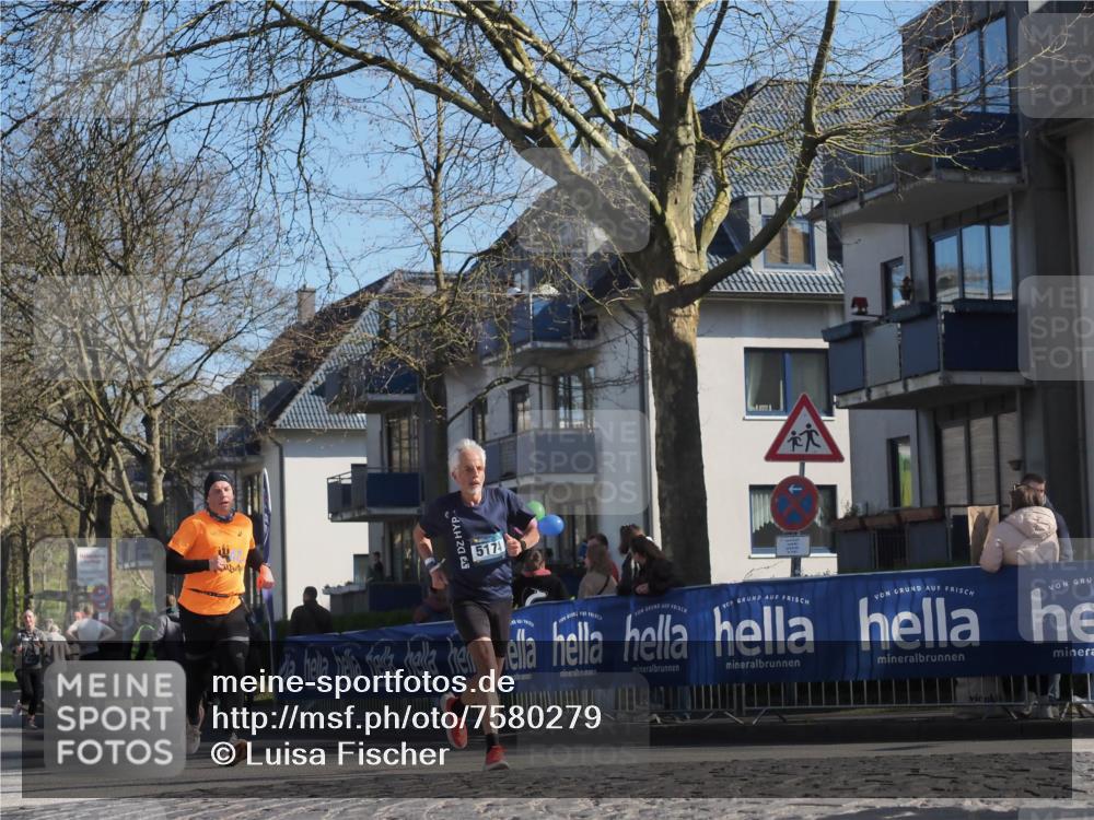06.04.2025 - 44. Internationalen Wilhelmsburger Insellauf Luisa Fischer http://msf.ph/oto/7580279 06.04.2025 10:45:09 Ziel 5174 meine-sportfotos.de