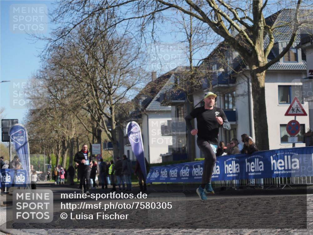 06.04.2025 - 44. Internationalen Wilhelmsburger Insellauf Luisa Fischer http://msf.ph/oto/7580305 06.04.2025 10:39:52 Ziel 713 meine-sportfotos.de