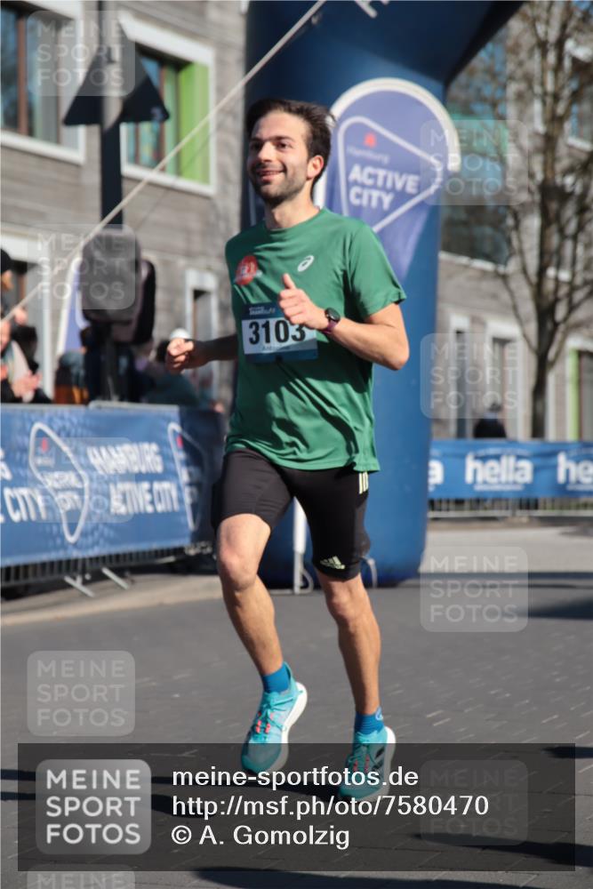 06.04.2025 - 44. Internationalen Wilhelmsburger Insellauf A. Gomolzig http://msf.ph/oto/7580470 06.04.2025 10:19:05 Ziel 3027, 3103 meine-sportfotos.de